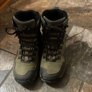 Danner Men’s vital trail Olive and Black Boots